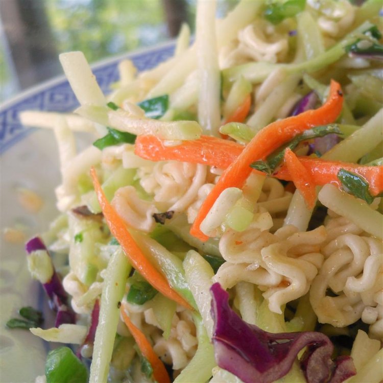 La Recette de Salade de brocoli et de nouilles ramen