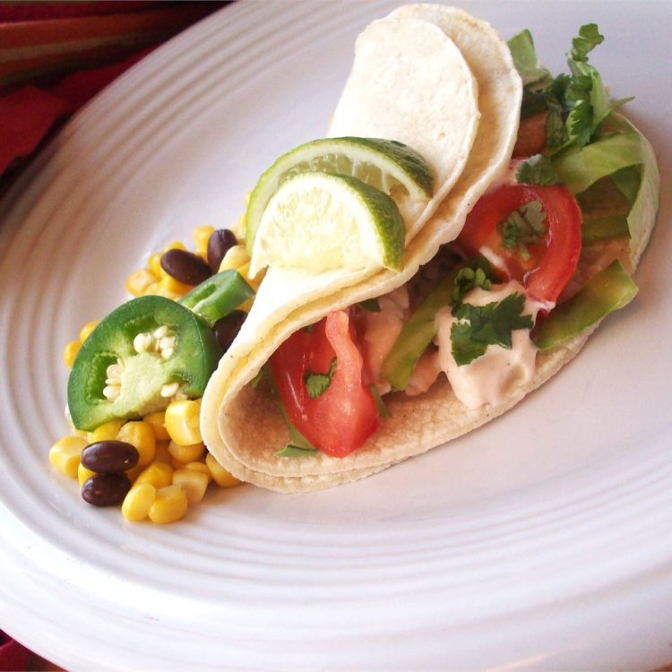 La Recette de Tacos au poisson grillé avec vinaigrette chipotle-lime