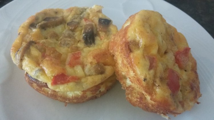 La Recette de Muffins à l'omelette avec saucisse et fromage