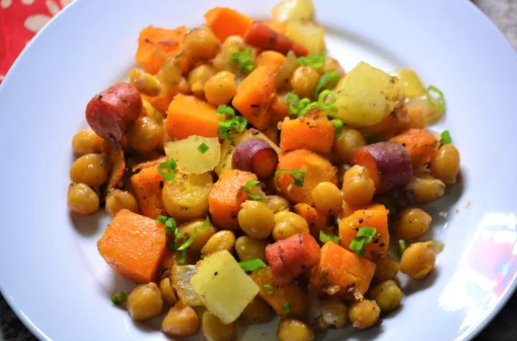 La Recette de Dîner végétarien sur plaque de cuisson avec pois chiches et légumes