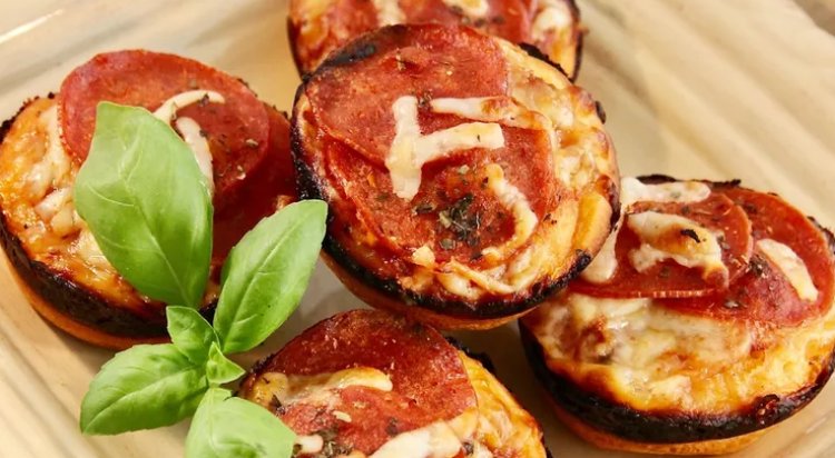 La Recette de Muffins faciles à la pizza au pepperoni