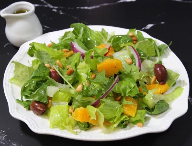 La Recette de Salade romaine à l'orange et aux olives